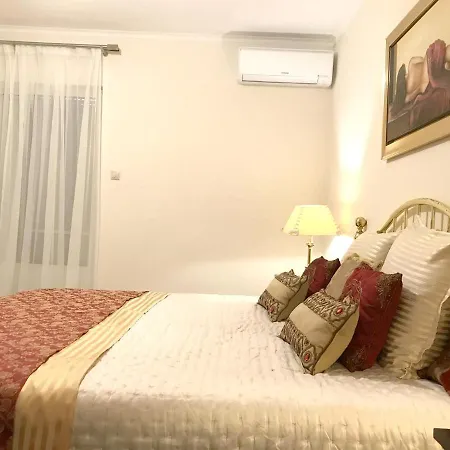 House With 4 Bedrooms In With Wonderful City View Furnished Terrace And Wifi 3 Km From The Beach Semesterbostad Ponta Delgada