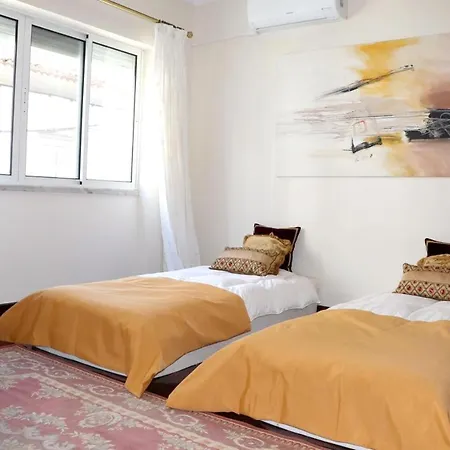 House With 4 Bedrooms In With Wonderful City View Furnished Terrace And Wifi 3 Km From The Beach Semesterbostad Ponta Delgada