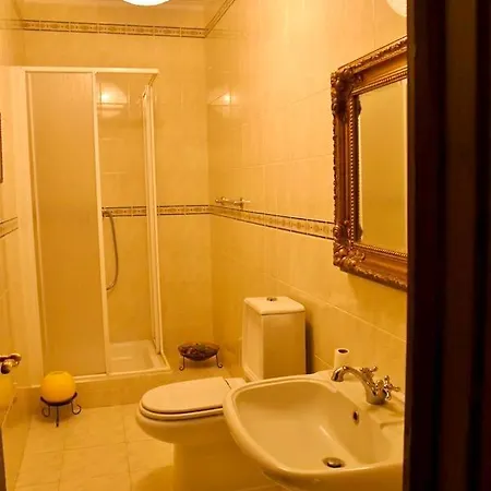 House With 4 Bedrooms In With Wonderful City View Furnished Terrace And Wifi 3 Km From The Beach Semesterbostad Ponta Delgada