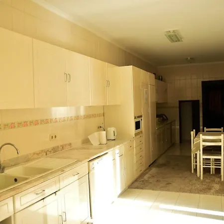 House With 4 Bedrooms In With Wonderful City View Furnished Terrace And Wifi 3 Km From The Beach *